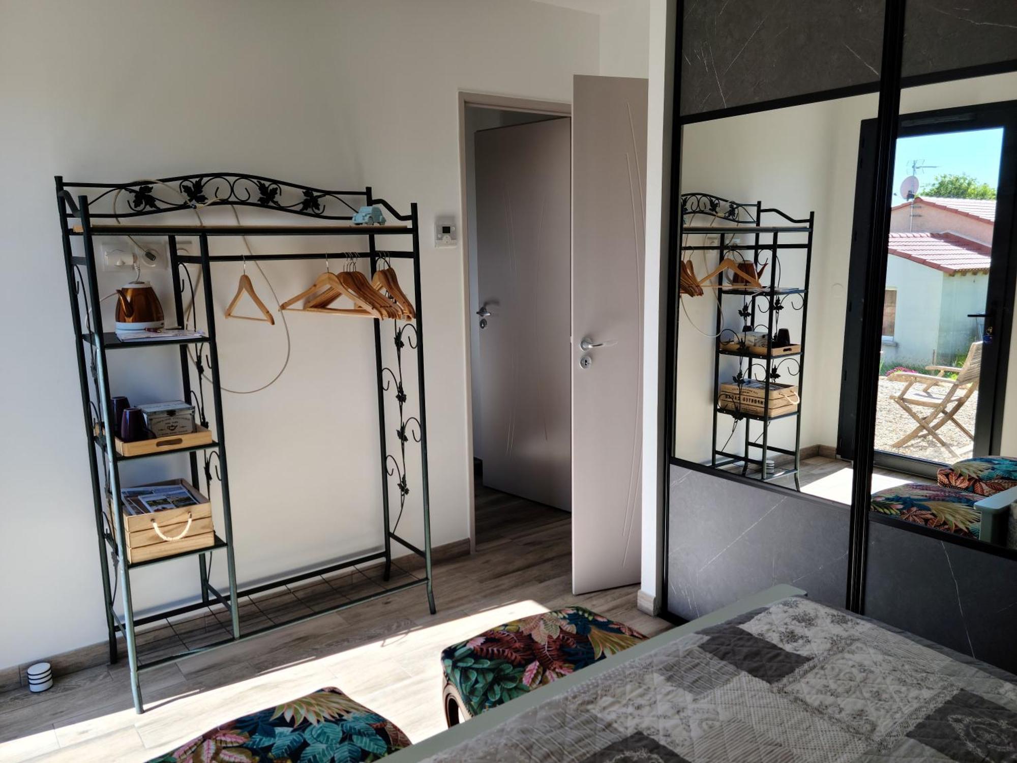 Saint-Laurent-la-VernèdeLes Papillons D'Uzes住宿加早餐旅馆 外观 照片